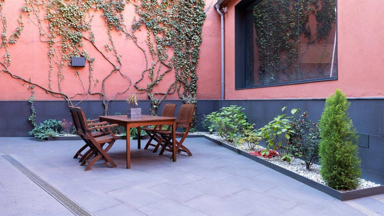 Apartaments Y Habitacions Entre Volcans Олот Экстерьер фото