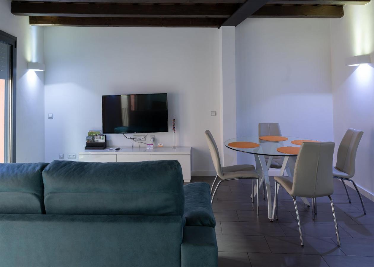 Apartaments Y Habitacions Entre Volcans Олот Экстерьер фото