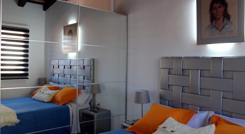 Apartaments Y Habitacions Entre Volcans Олот Номер фото